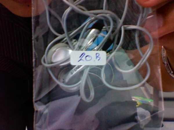 earphone-patchara โอ้วว หูฟังสมัยนี้ถูกกว่าข้าวไข่เจียวหนึ่งจานอีกนะเนี่ย