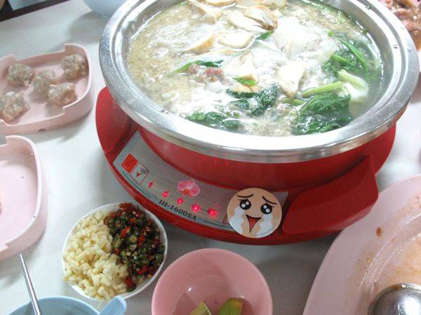 sss-suki-01 ซาบซึ้งกับหม้อสุกี็ ไข่กับเนื้อกำลังได้ที่ส่งกลิ่นหอมอบอวล
