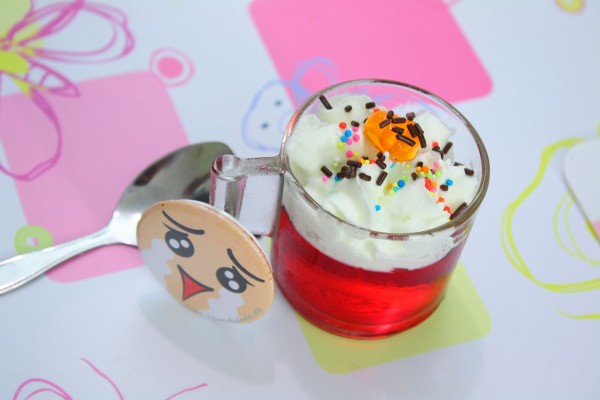 Gusta-Coffee-13 ปิดท้ายเซ็ทด้วยเยลลี่เหนียวหนุบเคี้ยวมันส์ตกแต่งมาสวยงาม