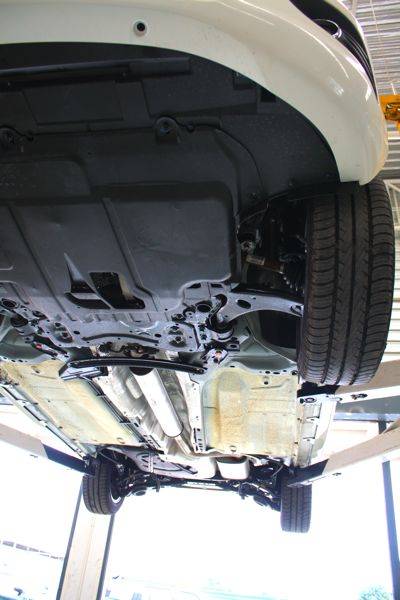 focus-tdci-2009-17 ท้องรถปิดแบนเรียบลดกระแสอากาศวน แบบที่ไม่มีรถญี่ปุ่นราคาไม่เกิน 2 ล้านคันไหนจะสนใจรายละเอียดนี้
