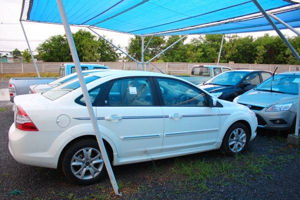 ford-focus-tdci-07 แต่การจอดตากแดดตากฝนในวงการรถยนต์ถือเป็นเรื่องปกติ