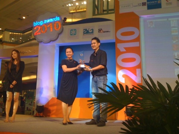 รับรางวัล Best Business Blog ที่เซ็นทรัลลาดพร้าว รับรางวัล Best Business Blog ที่เซ็นทรัลลาดพร้าว