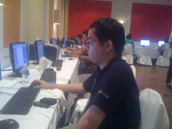 ภาพใน Press Center ก่อนไฟดับ ภาพใน Press Center ก่อนไฟดับ
