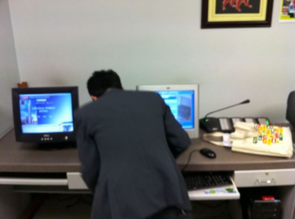 เจ้าหน้าที่กำลังเซ็ทการดู CCTV และแบ่ง TL ตาม request เพื่อให้ตรวจสอบได้ง่ายขึ้น CCTV จะเก็บข้อมูลไว้ 30 วันเท่านั้น เจ้าหน้าที่กำลังเซ็ทการดู CCTV และแบ่ง TL ตาม request เพื่อให้ตรวจสอบได้ง่ายขึ้น CCTV จะเก็บข้อมูลไว้ 30 วันเท่านั้น