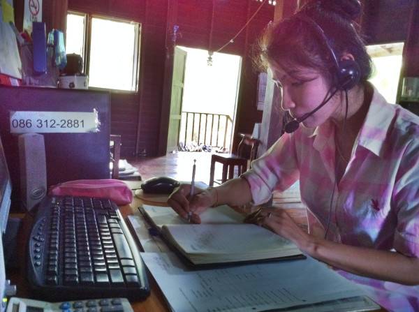 น้องปู ซึ่งเป็น admin ทำงานที่บ้านและดูแลคุณแม่แถวบางน้ำผึ้ง สมุทรปราการ น้องปู ซึ่งเป็น admin ทำงานที่บ้านและดูแลคุณแม่แถวบางน้ำผึ้ง สมุทรปราการ