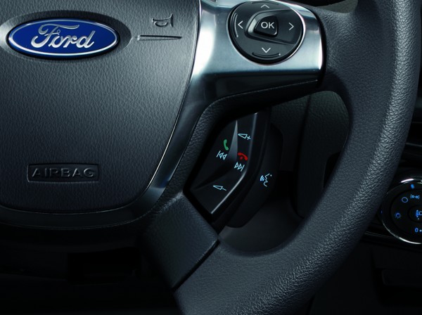All New Ford Focus กับปุ่มควบคุม และระบบ SYNC ที่พวงมาลัย All New Ford Focus กับปุ่มควบคุม และระบบ SYNC ที่พวงมาลัย