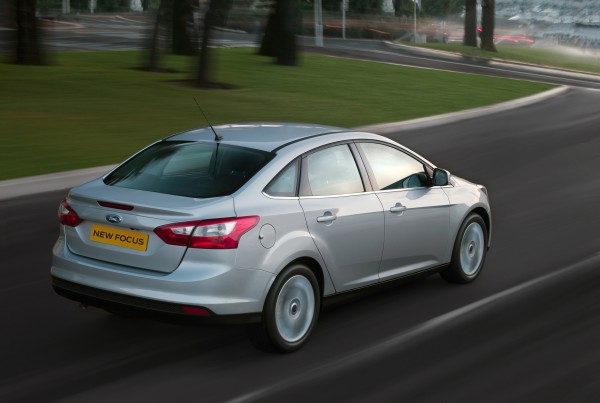 All New Ford Focus มุมหลัง ไม่ค่อยเหมือนใครนะ แต่มีอารมณ์ mondeo ที่ไฟนิดหน่อย All New Ford Focus มุมหลัง ไม่ค่อยเหมือนใครนะ แต่มีอารมณ์ mondeo ที่ไฟนิดหน่อย