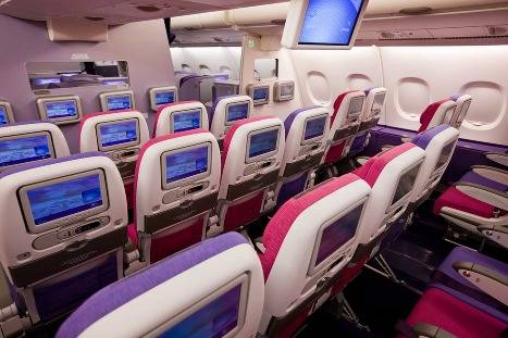 Thais economy class ใช้จอ LCD ขนาด 10.6 นิ้ว และมีการจัดเรียงที่นั่งแบบ 3-4-3 Thais economy class ใช้จอ LCD ขนาด 10.6 นิ้ว และมีการจัดเรียงที่นั่งแบบ 3-4-3