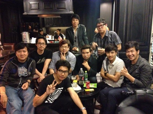 ทีมเบื้องหลัง TheVoice ทำงานกันหนักมาก พี่ตี้ทำ Backing track สำหรับซ้อมหลายเดือนครับ ทีมเบื้องหลัง TheVoice ทำงานกันหนักมาก พี่ตี้ทำ Backing track สำหรับซ้อมหลายเดือนครับ