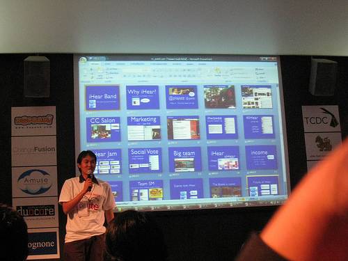 บรรยากาศการพูด ignitebkk สไลด์วิ่ง auto 15 วิต่อ 1 สไลด์เป็นเวลารวม 5 นาที