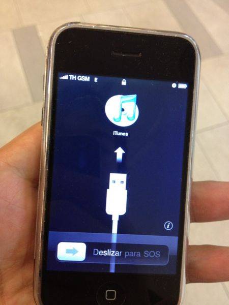 อาการหลัง Sync เป็นแบบนี้ครับ และพอเสียบเข้า iTune ก็บอกว่า sim ไม่ถูกต้อง