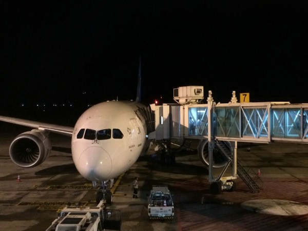 787-thais-02
