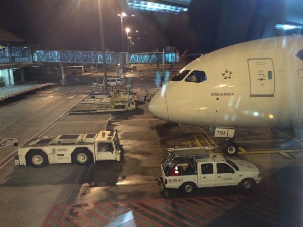 787-thais-03