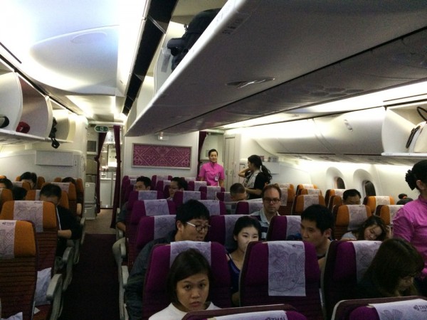 787-thais-08