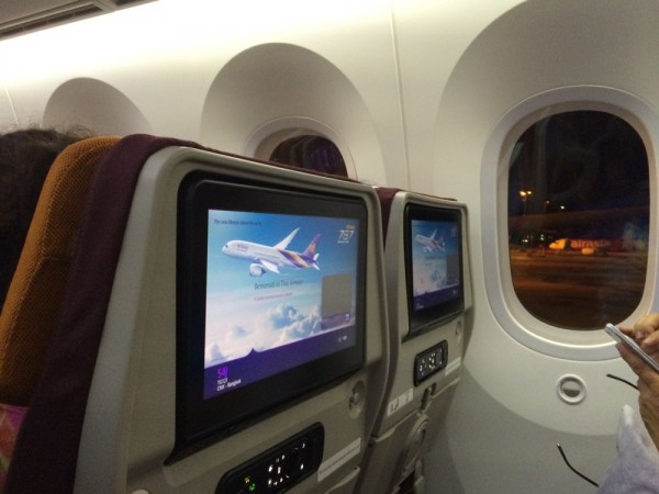 787-thais-14