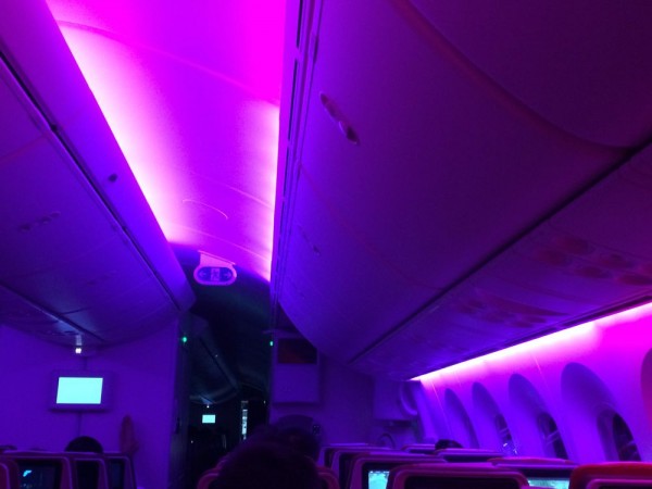 787-thais-21