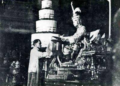พระบาทสมเด็จพระปกเกล้าเจ้าอยู่หัว พระราชทานรัฐธรรมนูญฉบับแรกแห่งราชอาณาจักรไทย